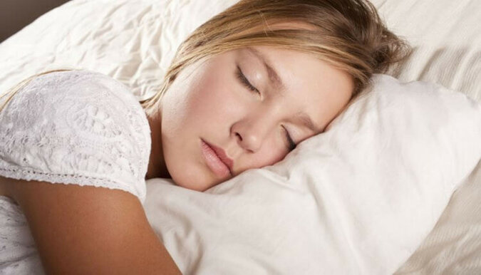 Kobiety potrzebują więcej snu niż mężczyźni, ponieważ ich mózg pracuje lepiej