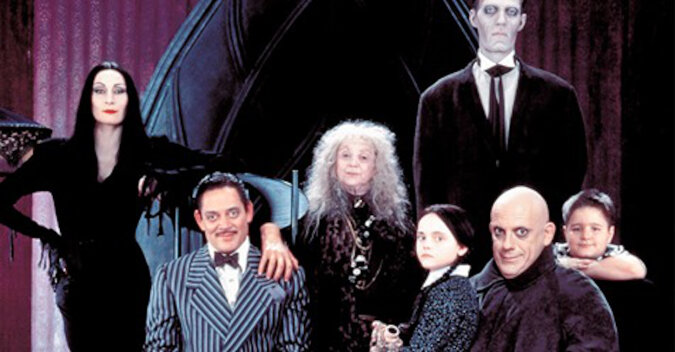 „The Addams Family” 30 lat później: gwiazdy czarnej komedii bez makijażu