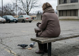 Syn poprosił, żebym poręczyła mu kredyt. "Mamo, to formalność, spłacę w rok". Minęły trzy lata - teraz to ja dostaję wezwania z banku, a syn nie odbiera telefonu