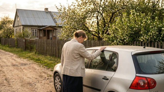 Brat odziedziczył po mamie dom na wsi. Ustaliśmy, że sprzeda i podzieli się po połowie. Sprzedał. Na pytanie o moją część odpowiedział: "Mama chciała, żeby dom został w rodzinie. Kupiłem za to mieszkanie synowi"