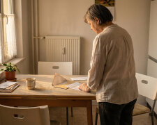 Zięć wziął ode mnie pięć tysięcy na kurs prawa jazdy kategorii C. Kurs skończył, pracę dostał, a kiedy przypomniałam o pieniądzach, córka powiedziała: "Mamo, dzięki temu zarabia dla twojej wnuczki, to chyba ważniejsze niż te parę złotych"