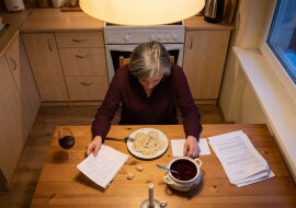 Mąż przez 25 lat dawał mi na święta kwiaty i czekoladki. W tym roku dostałam kopertę. W środku były papiery i karteczka