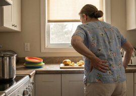 Od pięciu lat pilnuję wnuków codziennie od siódmej do osiemnastej. Kiedy powiedziałam synowi, że boli mnie kręgosłup i potrzebuję przerwy, odparł: "To może znajdź sobie jakieś ćwiczenia, mamo, ruch ci dobrze zrobi"