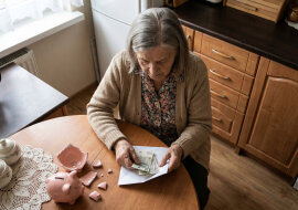 Wnuczka przyszła do mnie zapłakana i powiedziała, że mama zabrała pieniądze z jej skarbonki - ponad dwa tysiące, które dziecko zbierało trzy lata. Córka powiedziała, że to pożyczka i że odda