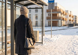 Córka poprosiła, żebym odbierała wnuka ze szkoły tylko przez miesiąc, dopóki nie znajdzie opiekunki. Minęło pół roku. Kiedy powiedziałam, że w środy mam rehabilitację, usłyszałam: "To może od razu powiedz, że nie chcesz nam pomagać"