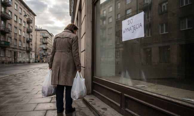 Dałam córce oszczędności całego życia, 60 tysięcy, na otwarcie kawiarni, bo błagała, że to jej marzenie. Pół roku później przechodziłam obok - w witrynie wisiała kartka „lokal do wynajęcia", a ona nie odbierała telefonu