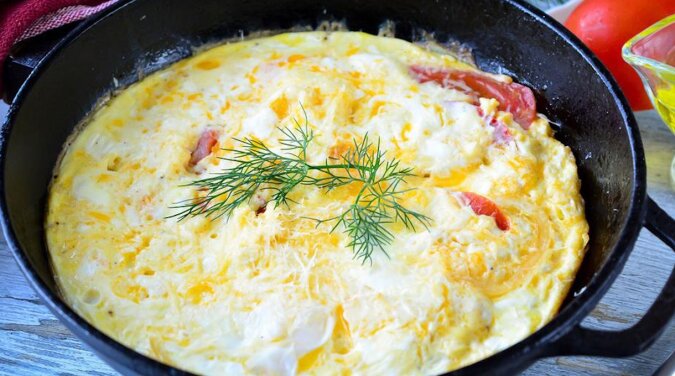 Letni omlet na śmietanie - delikatny i aromatyczny
