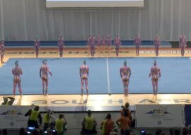 Zapierający dech w piersiach występ gimnastyków. Niewiarygodne wideo