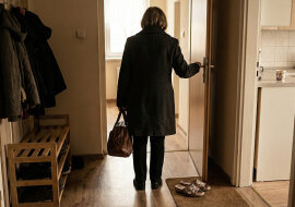 Dawałam córce klucze do mieszkania, żeby miała "na wszelki wypadek". Wróciłam z sanatorium tydzień wcześniej. Córka wynajmowała moje mieszkanie turystom